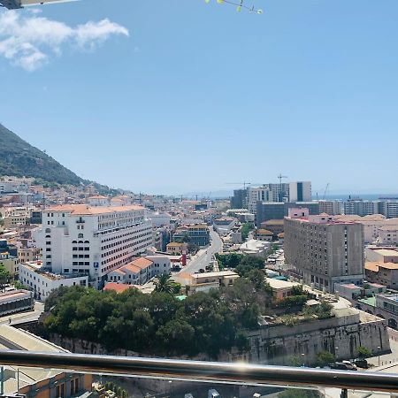 Luxe Studio Seconds From The Marina And City Centre Apartment Gibraltar Exterior photo