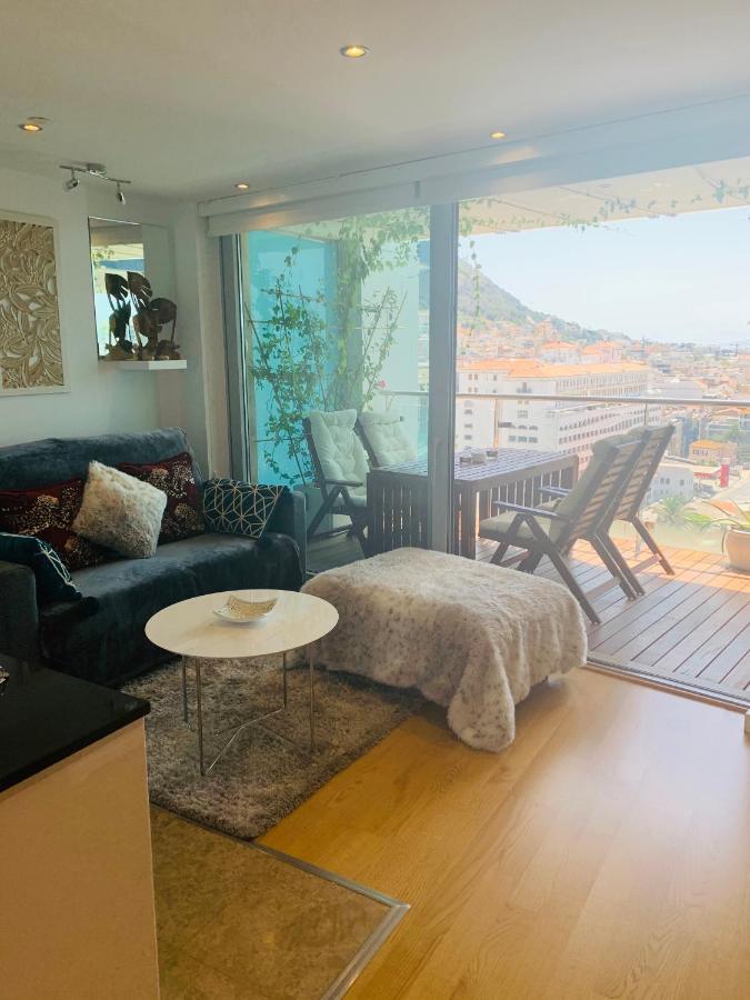 Luxe Studio Seconds From The Marina And City Centre Apartment Gibraltar Exterior photo